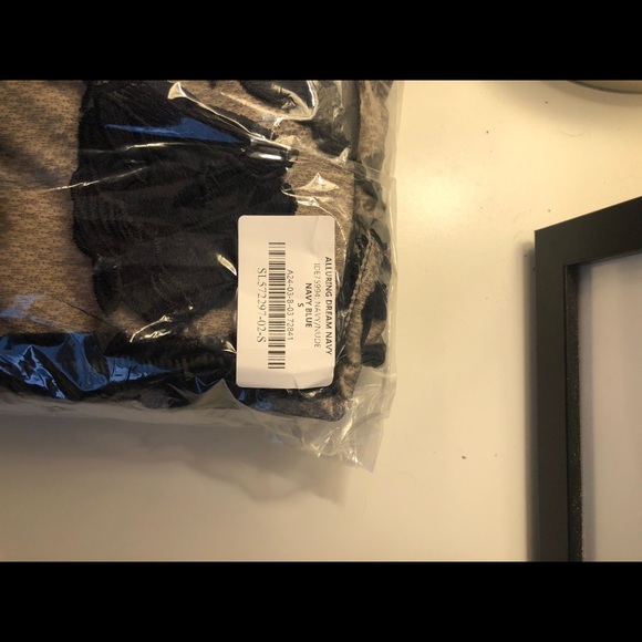 Brand New Navy Lace Lulus Dres - Picture 5 of 6